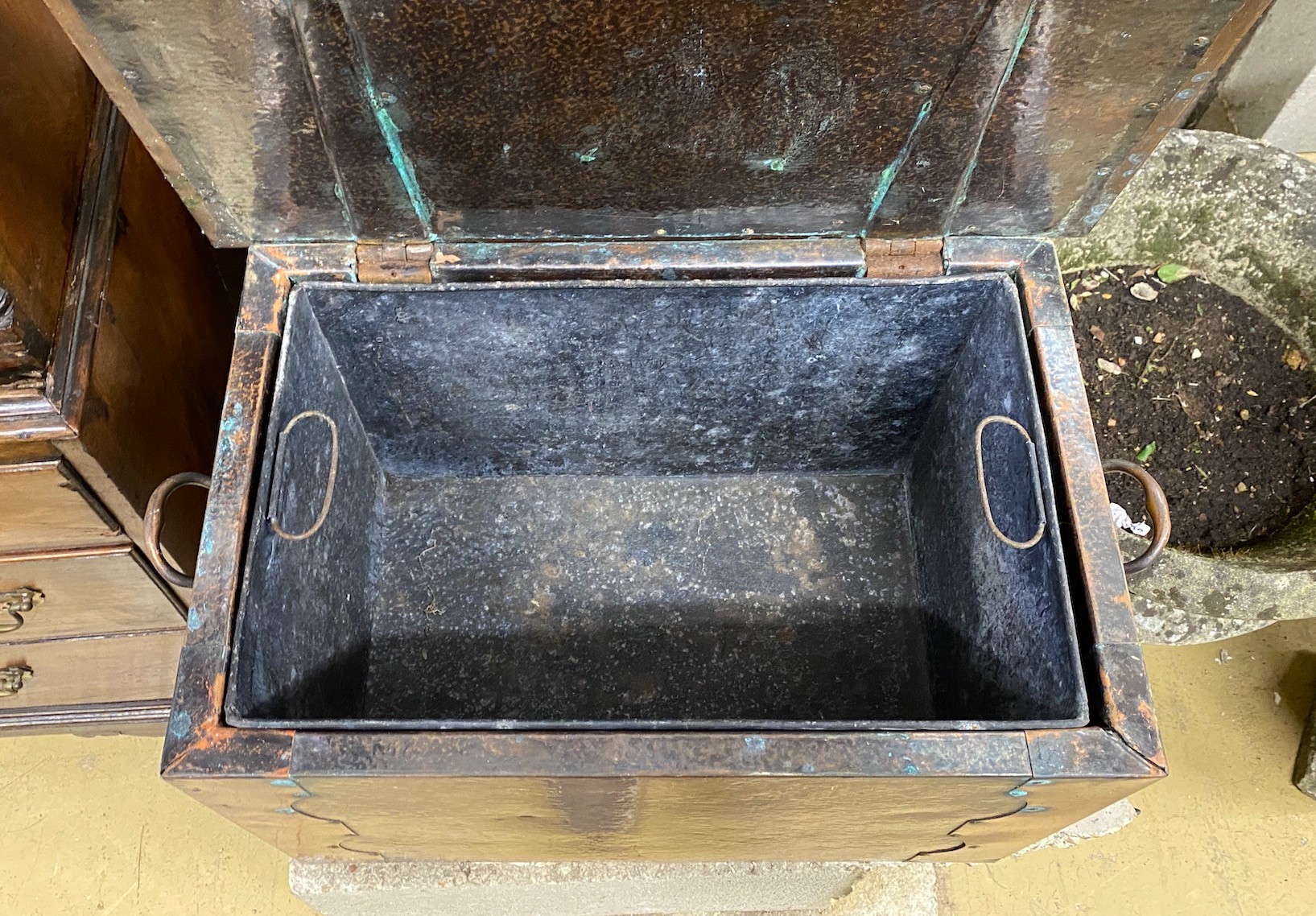 An Edwardian rectangular copper log bin, width 56cm, depth 36cm, height 36cm